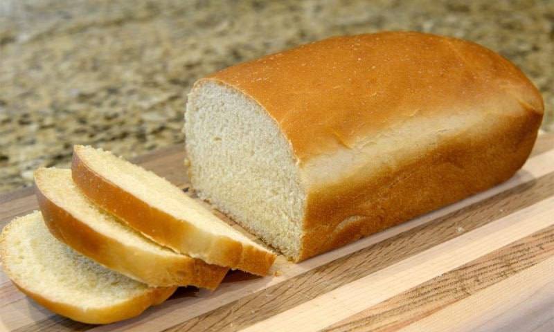 Trawienie może być skomplikowane, jeśli człowiek je biały chleb z mięsem